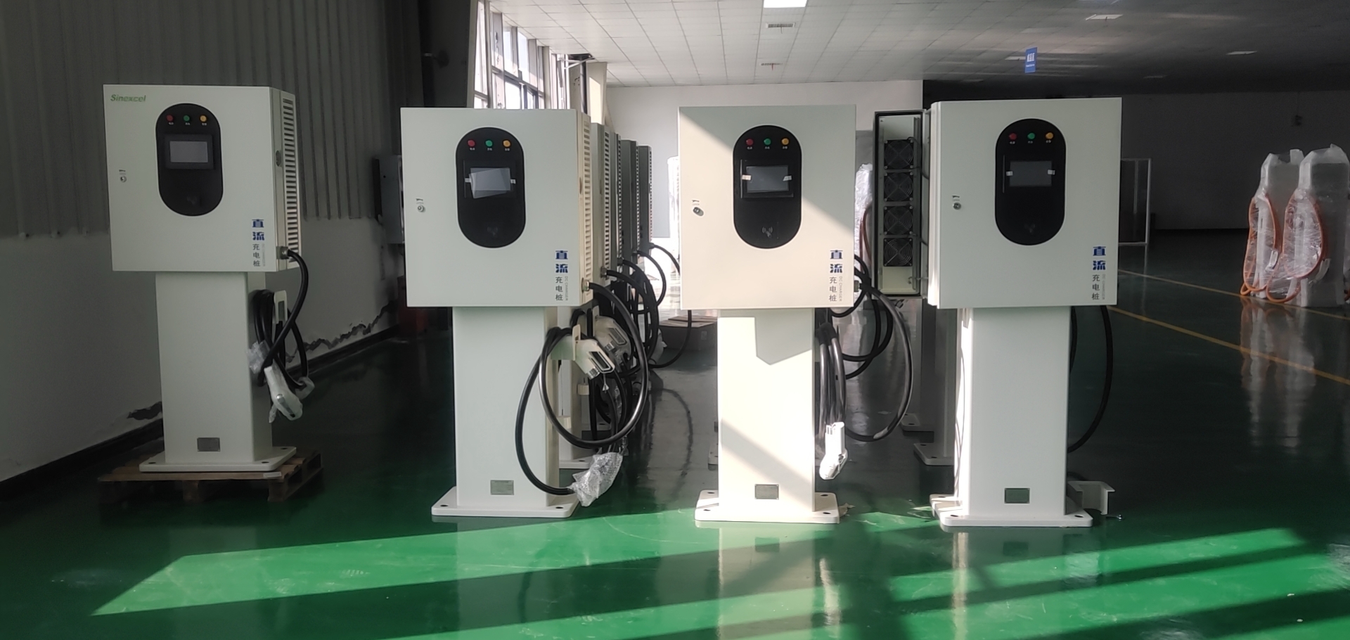 菲尼特充電樁智能設備箱定制解決方案 全面滿足新能源企業智能運維需求